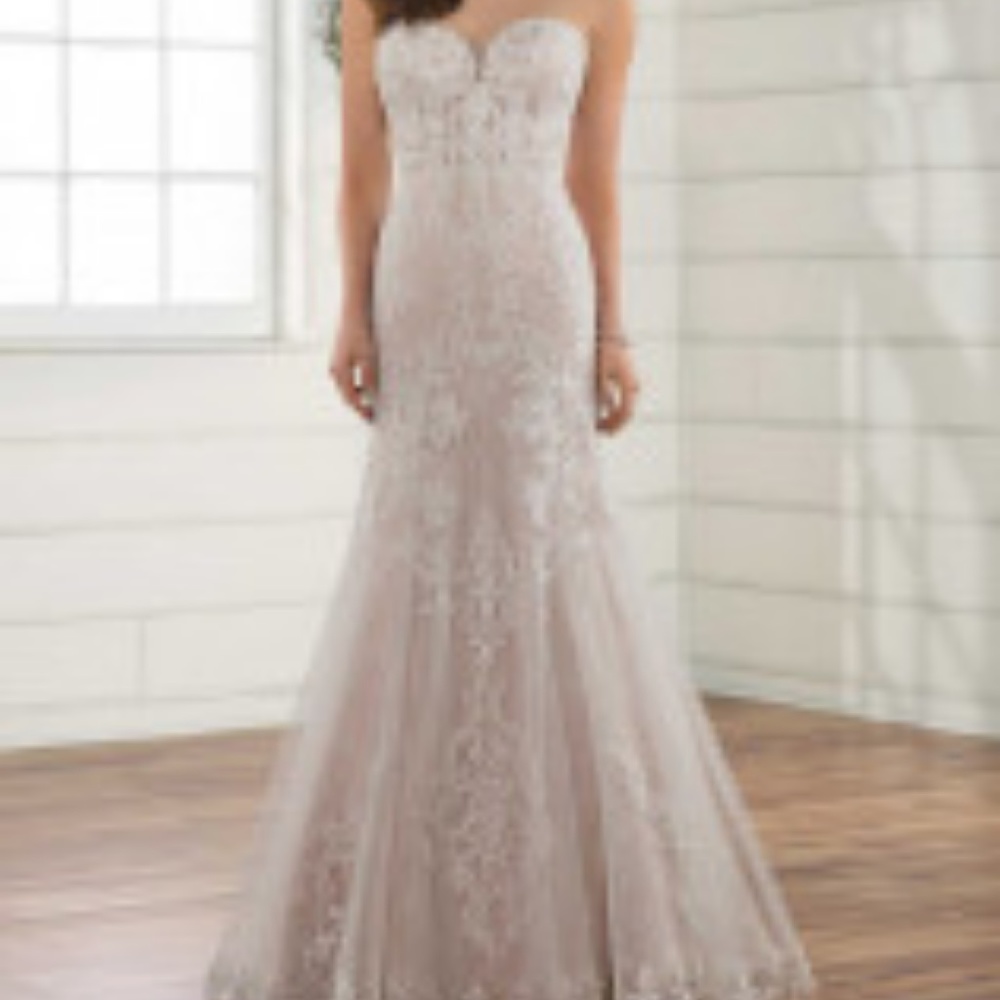 NEW - Essense of Australia Ivory Wedding Dress